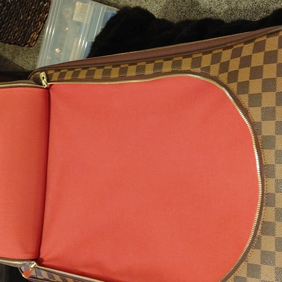 Lv carry on luggage - Picture 11 of 14